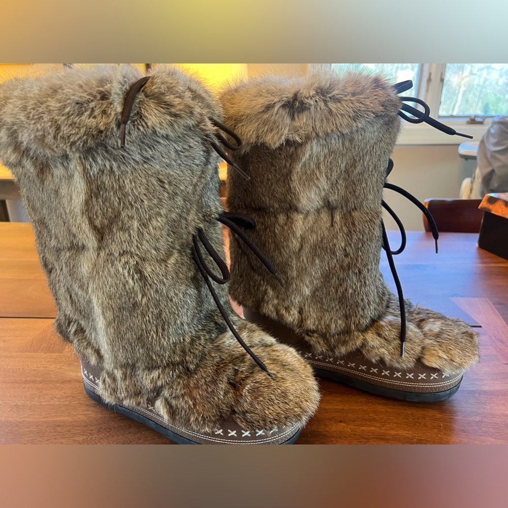 NWOT Never Worn Bogner Wedge Women’s Real Fur Boots